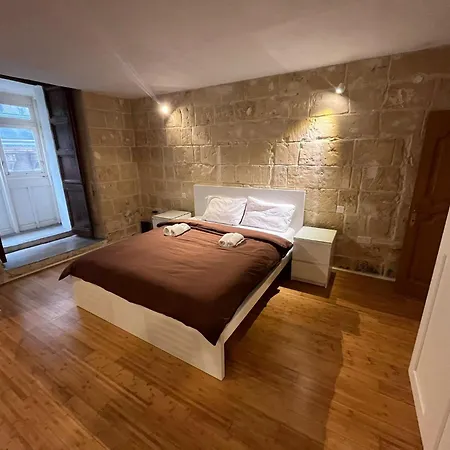 דירה With 2 Beds *