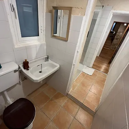 דירה With 2 Beds *