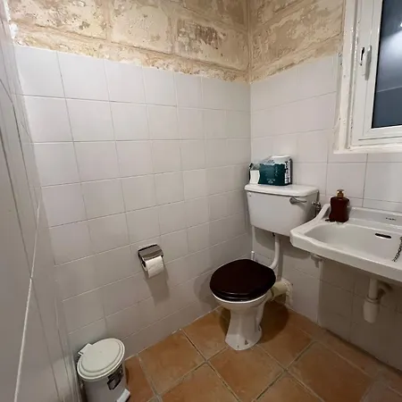 With 2 Beds * Valletta