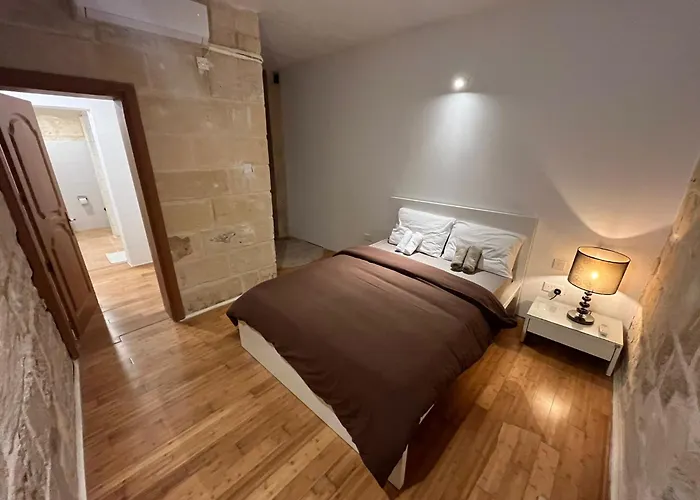 With 2 Beds アパート